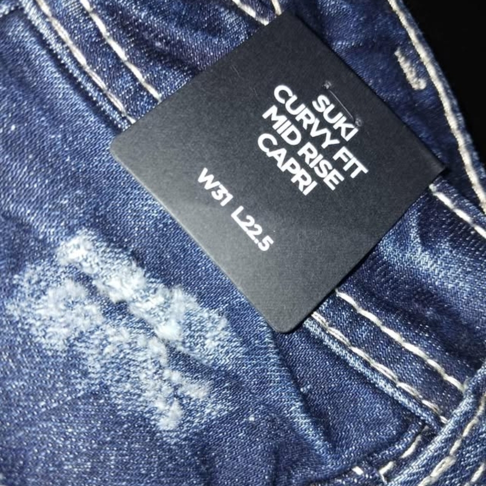 Dark Indigo Curvy Fit Mid Rise Capri Jeans